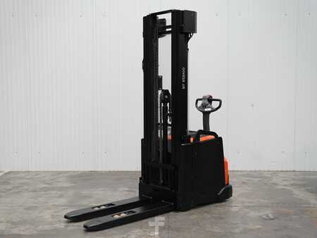 Hochhubwagen 2016  BT SWE160L (3)