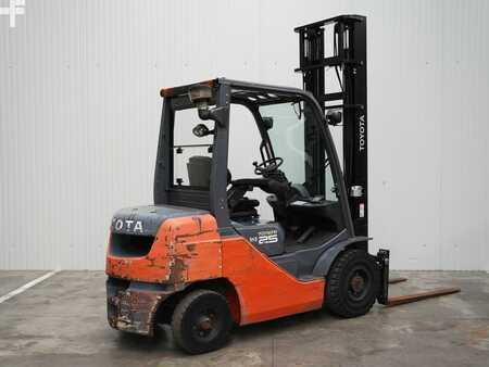 Dieseltrukki 2012  Toyota 02-8FDF25 (3)