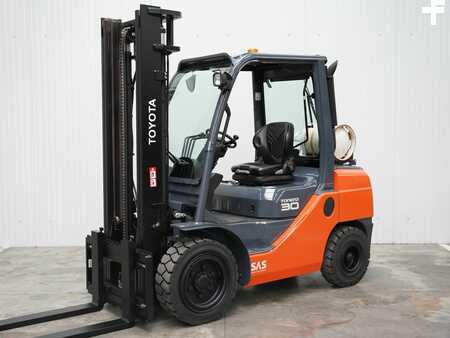 LPG heftrucks 2018  Toyota 02-8FGF30 (2)