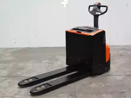 Transpallet elettrici 2010  BT LWE200 (2)