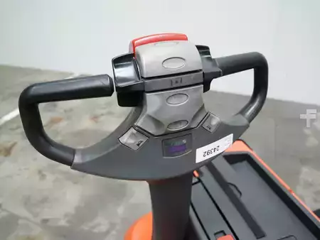 Transpallet elettrici 2010  BT LWE200 (4)