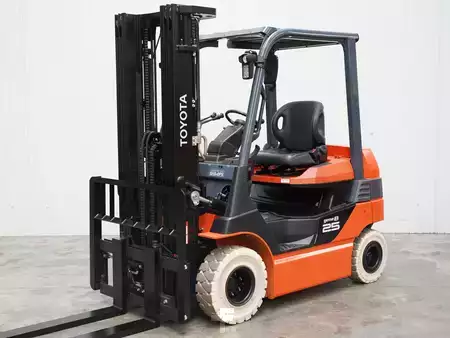 4-wiel elektrische heftrucks 2024  Toyota 8FB25 (2)