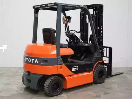 Eléctrico - 4 rodas 2024  Toyota 8FB25 (3)
