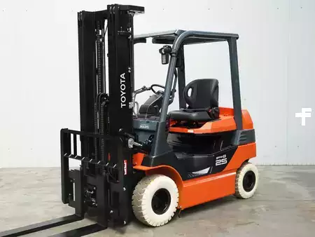 4-wiel elektrische heftrucks 2025  Toyota 8FB25 (2)