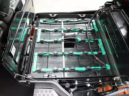 4-wiel elektrische heftrucks 2025  Toyota 8FB25 (5)