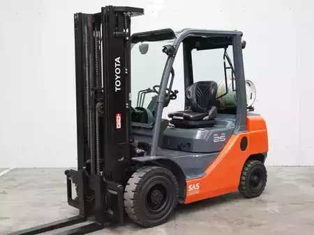 Gas gaffeltruck 2017  Toyota 02-8FGF25 (2)