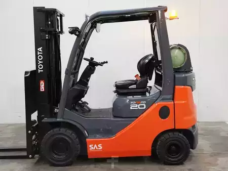 Treibgasstapler 2022  Toyota 02-8FGKF20 (1)