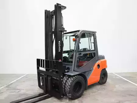 Dieseltrukki 2017  Toyota 40-8FD40N (2)
