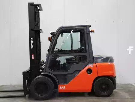Dieseltrukki 2018  Toyota 40-8FD40N (1)
