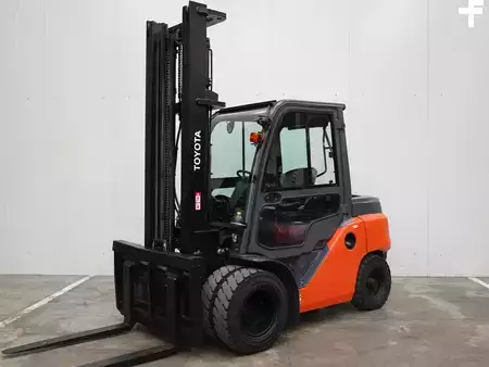 Dieseltrukki 2018  Toyota 40-8FD40N (2)