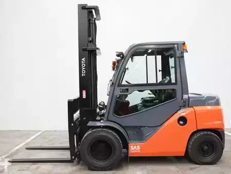 Dieseltrukki 2018  Toyota 40-8FD40N (1)