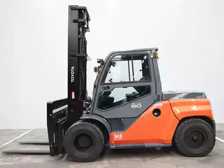 Dieseltrukki 2016  Toyota 40-8FD60N (1)
