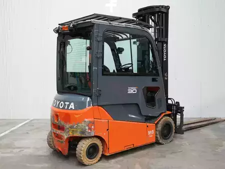 Eléctrica de 4 ruedas 2019  Toyota 8FBMT30 (3)