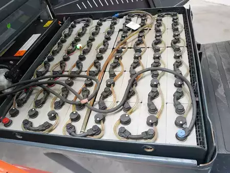 Eléctrica de 4 ruedas 2019  Toyota 8FBMT30 (8)