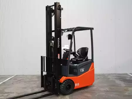 Eléctrica de 3 ruedas 2019  Toyota 7FBEST13 (2)