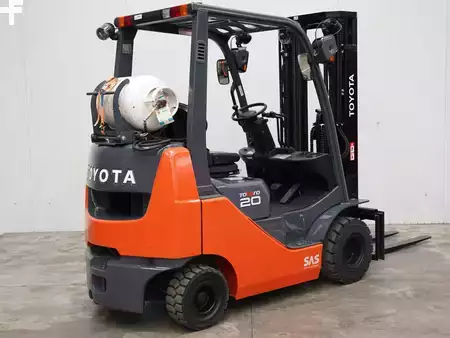 Empilhador a gás 2016  Toyota 02-8FGKF20 (3)