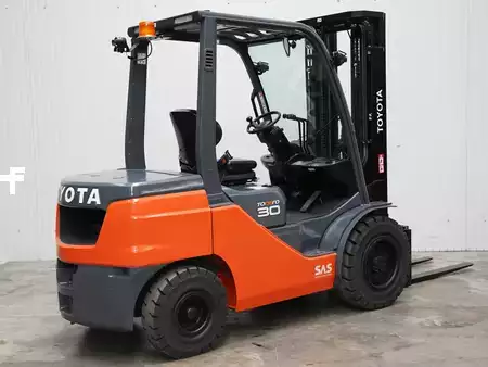 Dieselový VZV 2020  Toyota 52-8FDF30 (3)