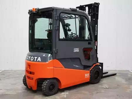 Elektryczne 4-kołowe 2020  Toyota 8FBMT35 (3)