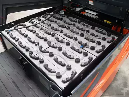 Elektryczne 4-kołowe 2020  Toyota 8FBMT35 (5)