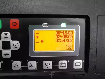 Elektryczne 4-kołowe 2020  Toyota 8FBMT35 (7)