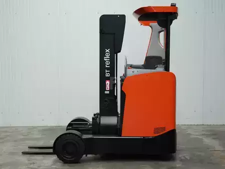 Reach Trucks 2018  Toyota RRE160HR (1)