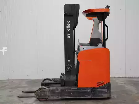 Chariots à mât rétractable 2018  Toyota RRE200H (1)