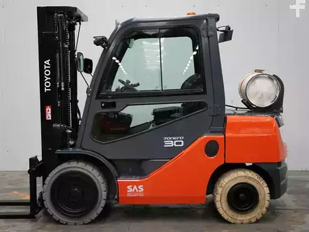 LPG Forklifts 2018  Toyota 02-8FGF30 (1)