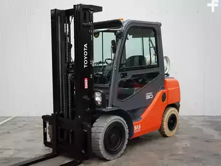 LPG Forklifts 2018  Toyota 02-8FGF30 (2)