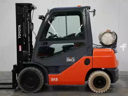 LPG Forklifts 2018  Toyota 02-8FGF30 (1)
