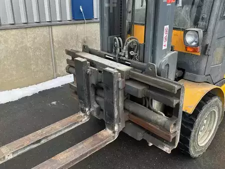 Eléctrica de 4 ruedas 2008  Jungheinrich EFG550 (2)