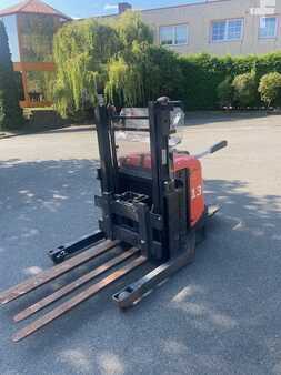 Ruční vysokozdvižný vozík 2009 BT SPE 125 (3)