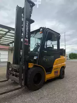 Diesel truck 2021  Hyundai 35 DN-9V (2)