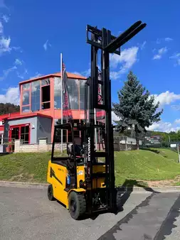 Elektro 4 Rad 2023  Hyundai 30B-9U (9)