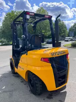 Dízel targoncák 2023  Hyundai 30D-9V (4)