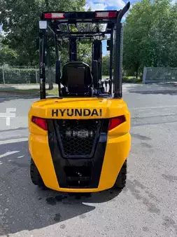 Dízel targoncák 2024  Hyundai 30D-9V (5)