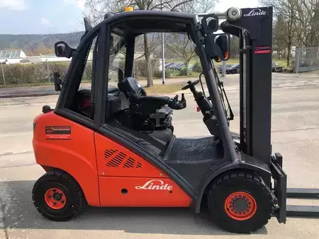 Treibgasstapler 2011  Linde H 35 T -01 - 393 (6)