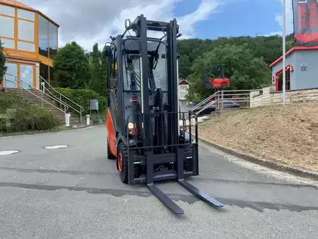 Treibgasstapler 2019  Linde H 25 T-02 - Hochkabine (8)