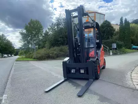 Treibgasstapler 2019  Linde H 35 T-02 (2)