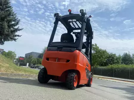 Elektro 4 Rad 2017  Linde E 16 PH - 02 (2)