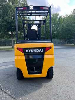 Chariot 4 roues électrique 2023  Hyundai 30B - 9U ***NEUGERÄT***auf Lager (6)