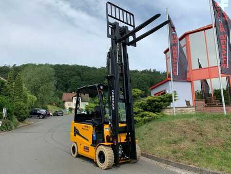 Elektro čtyřkolový VZV 2022 Hyundai 30B - 9U (2)