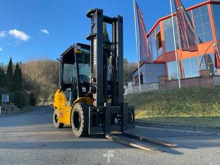 Diesel Forklifts 2021  Hyundai 30D-9V (2)