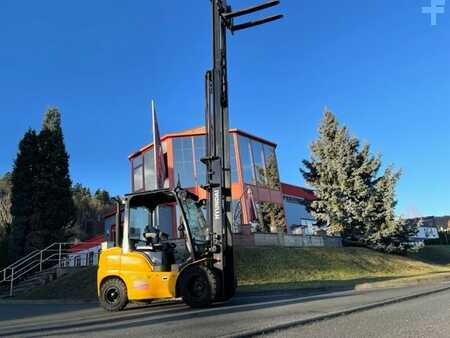 Diesel Forklifts 2021  Hyundai 30D-9V (4)