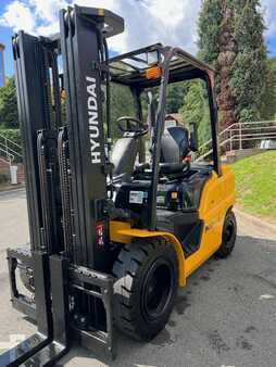 Diesel Forklifts 2023  Hyundai 30D-9V  ***NEUGERÄT*** (3)