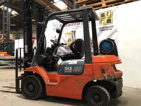 LPG Forklifts 2000  Toyota 7FGF20 (3) 