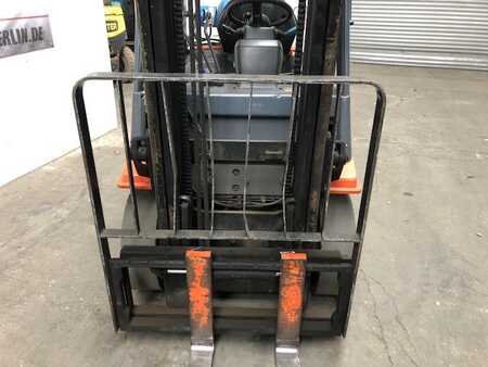 Propane Forklifts 2000  Toyota 7FGF20 (7)