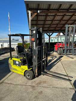 Elektryczne 3-kołowe 2014  Clark GTX16 (1)