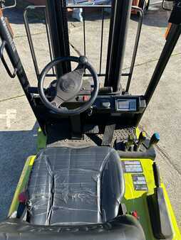 Elektryczne 3-kołowe 2014  Clark GTX16 (3)