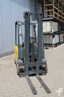 El truck - 4 hjulet 2003  Jungheinrich EFG 320 (3)