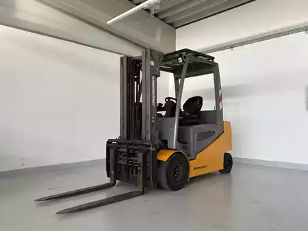 Elektro čtyřkolový VZV 2017  Jungheinrich EFG 425 (1)